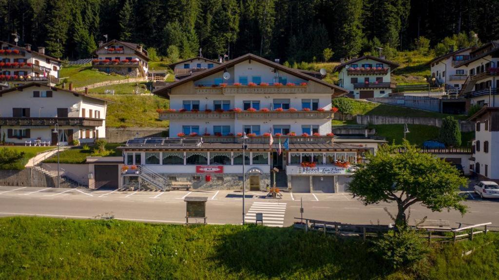 Hotel Tre Pini Danta Екстериор снимка